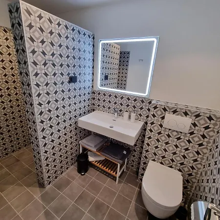 Vil Dole Near And * Crikvenica